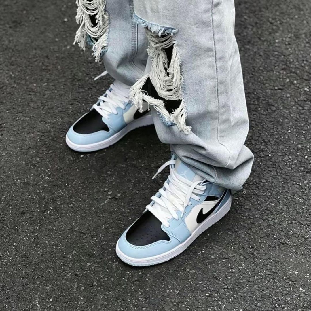 Nike Air Jordan 1 Mid Ice Blue GS Women s